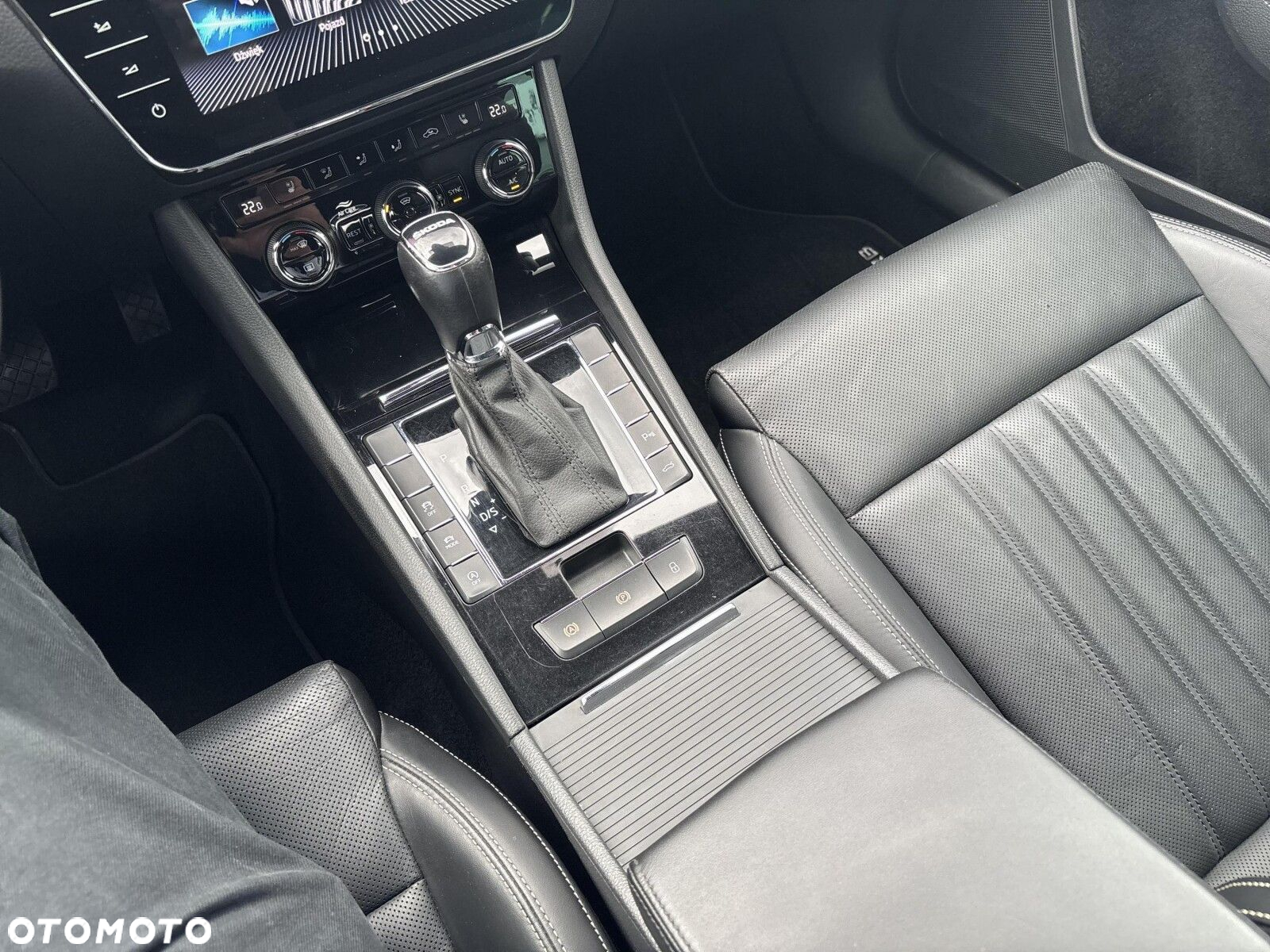 Skoda Superb 2.0 TDI SCR L&K DSG - 15