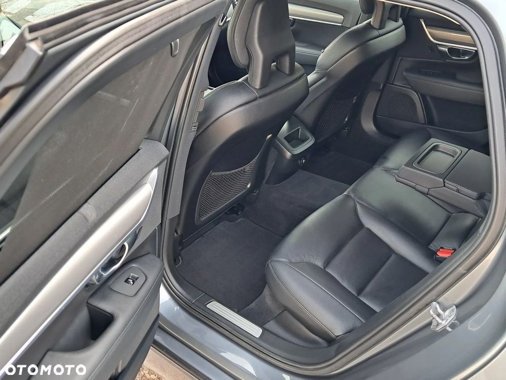 Volvo V90 D4 Geartronic Momentum - 24