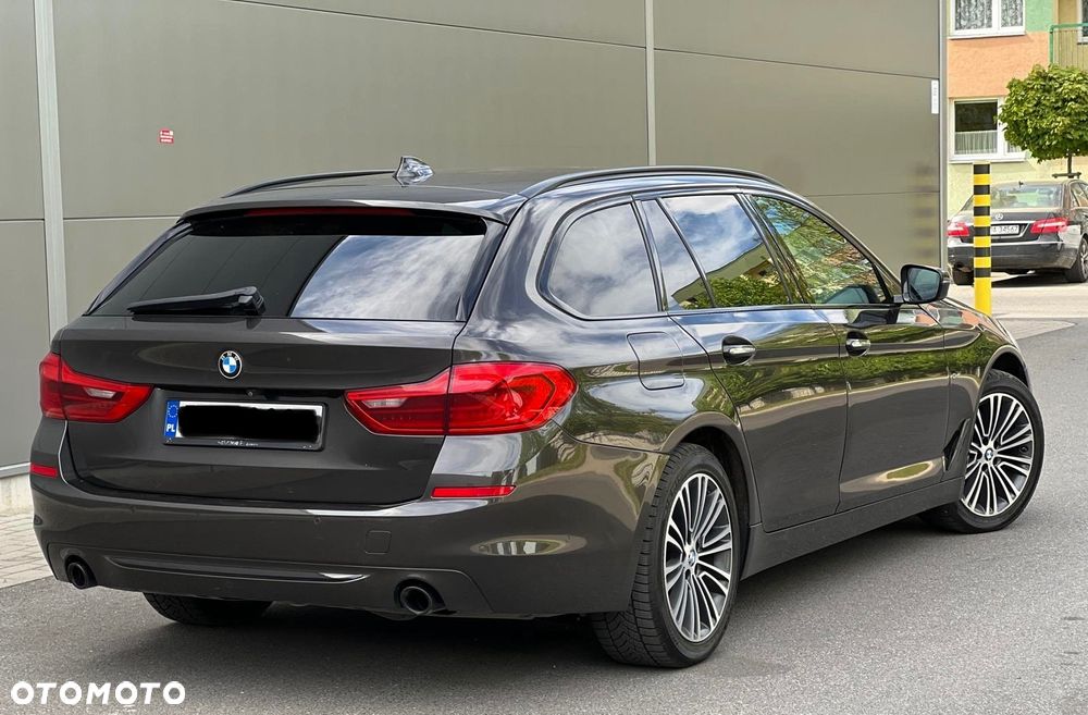 BMW Seria 5 520d Sport - 8