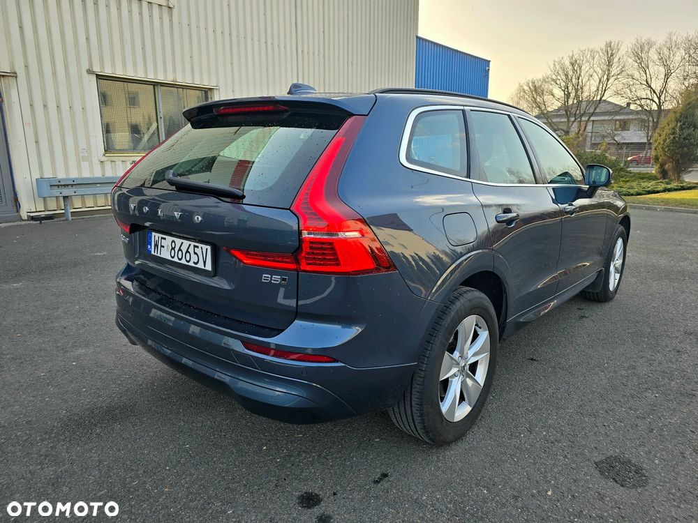 Volvo XC 60 B5 B AWD Momentum Pro - 4
