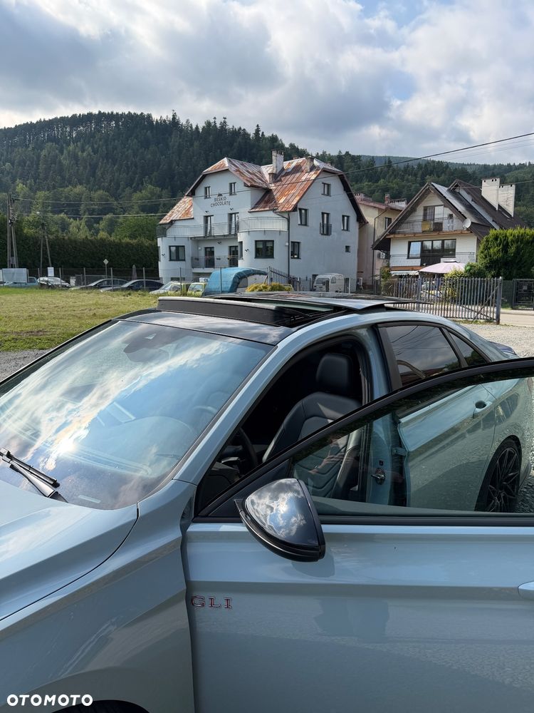 Volkswagen Jetta - 18