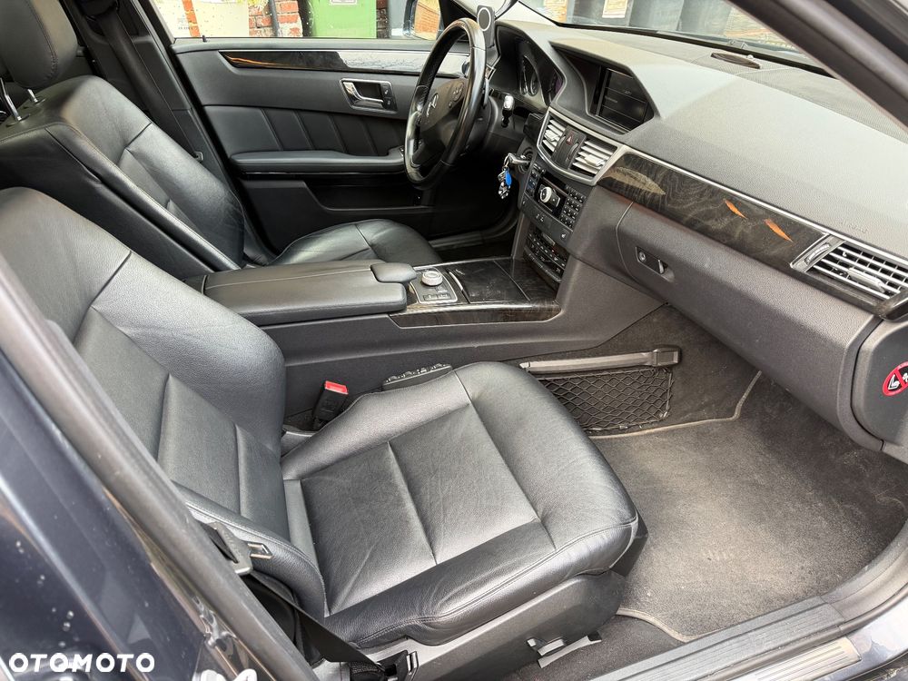 Mercedes-Benz Klasa E 300 CDI BlueEff Avantgarde - 9