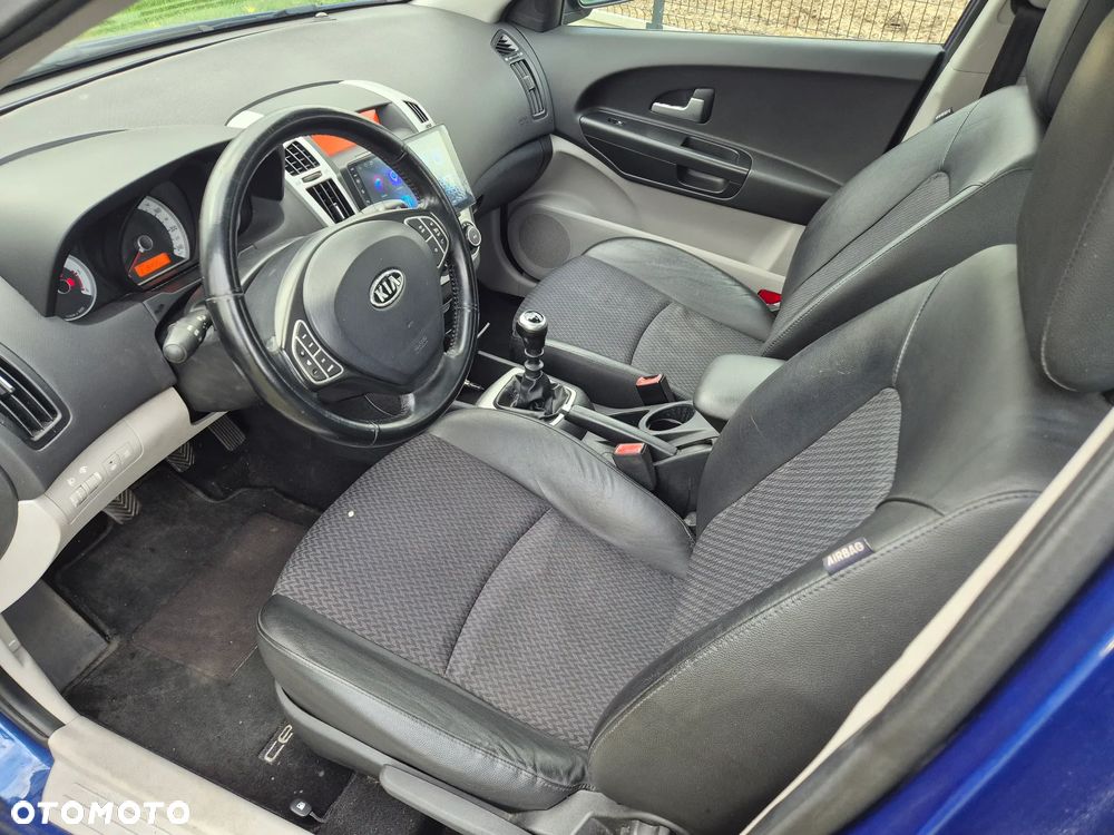 Kia Ceed 2.0 CRDi SW Spirit - 10