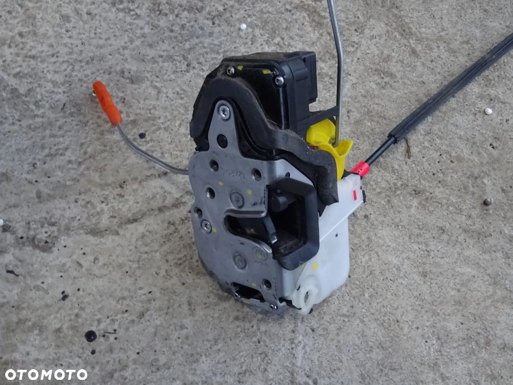 ZAMEK DRZWI KIEROWCY LEWY PRZÓD 6pin EU OPEL ZAFIRA C TOURER MOKKA ASTRA J