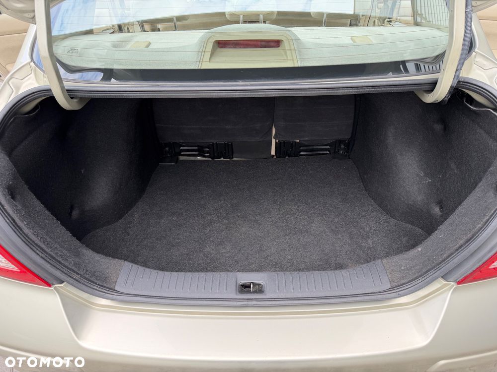 Nissan Tiida 1.6 Visia AC/CD - 13