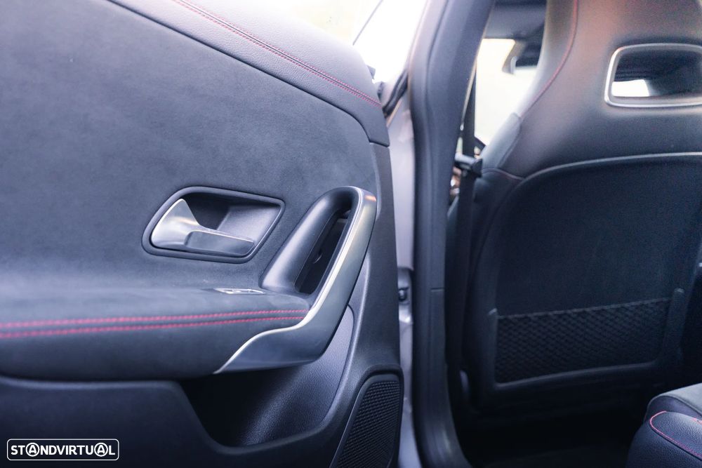 Mercedes-Benz CLA 200 AMG Line Aut. - 25