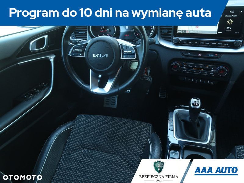 Kia Ceed - 8