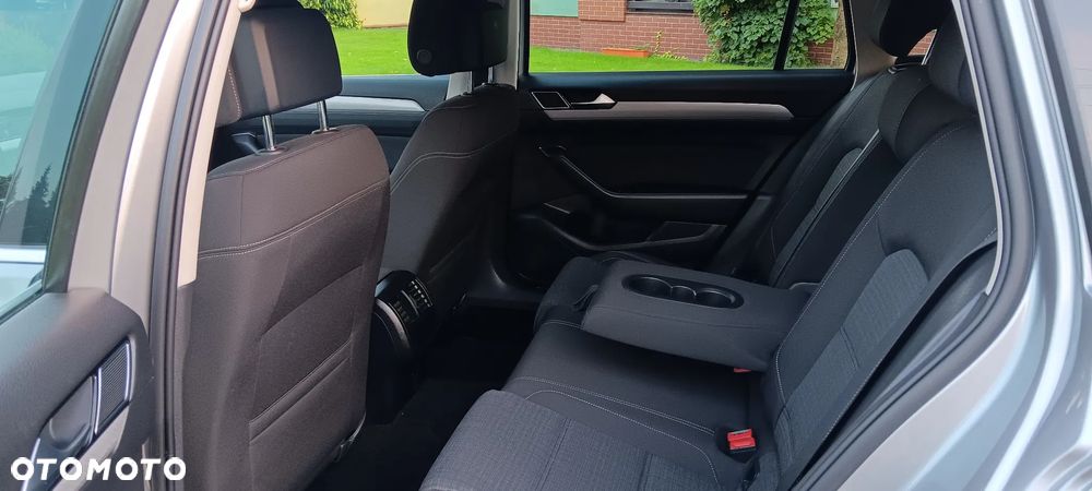 Volkswagen Passat 2.0 TDI EVO Business - 11