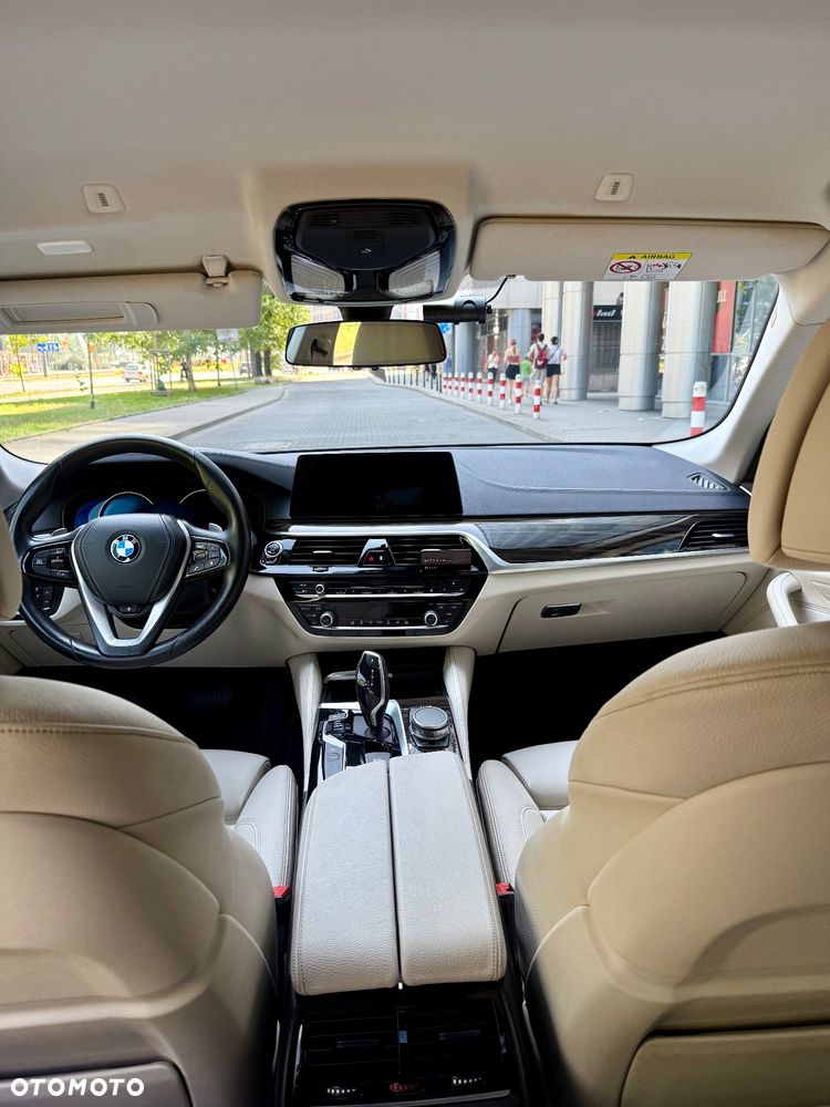 BMW Seria 5 520d Luxury Line - 9