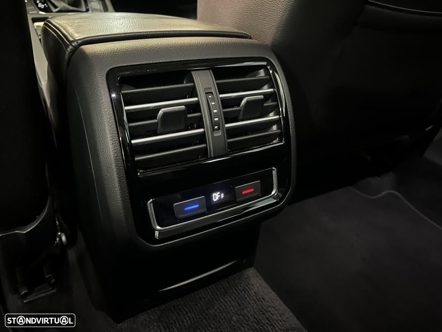 VW Passat Variant 2.0 TDi Highline DSG - 25