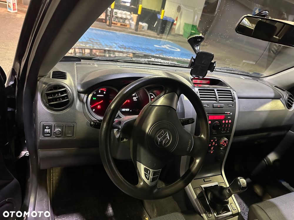 Suzuki Grand Vitara 1.9 DDiS Comfort - 14