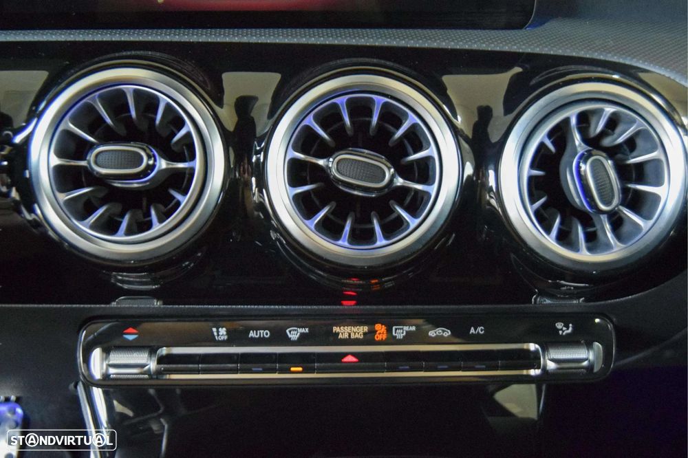 Mercedes-Benz A 200 7G-DCT AMG Line Advanced Plus - 42