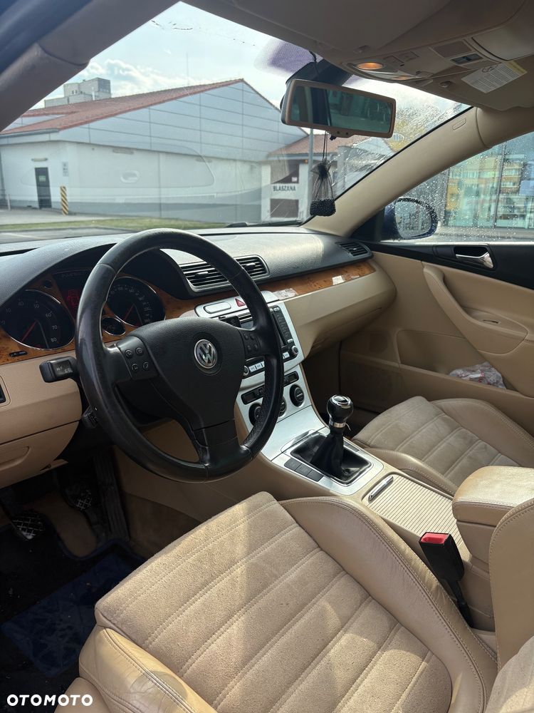 Volkswagen Passat - 9