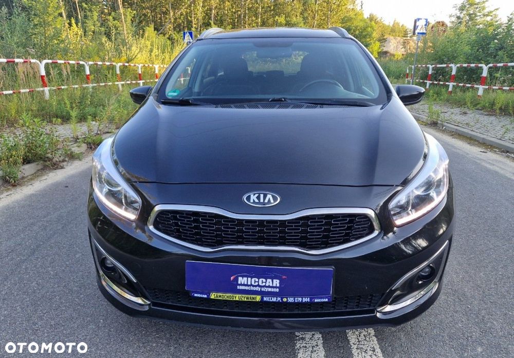 Kia Ceed 1.6 GDI Fifa World Cup Edition - 13