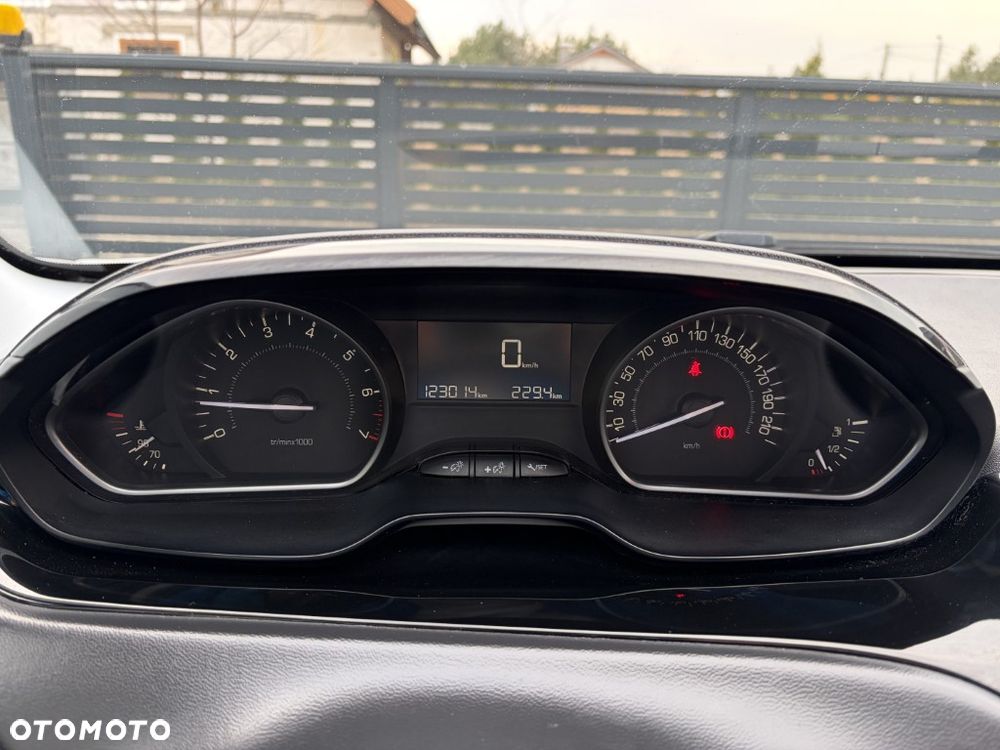 Peugeot 208 PureTech 82 Stop & Start Signature - 16