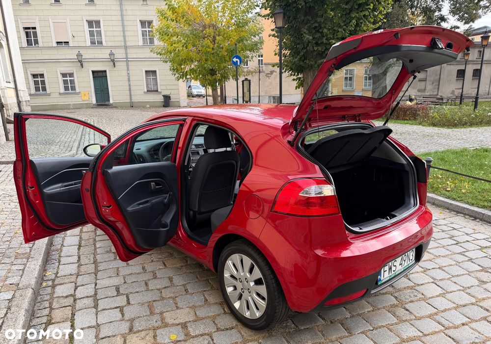 Kia Rio - 26
