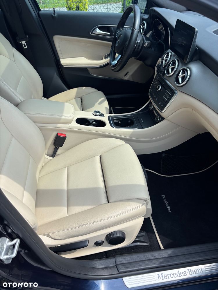 Mercedes-Benz GLA 250 4-Matic - 12