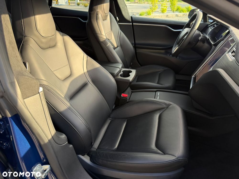 Tesla Model S - 27