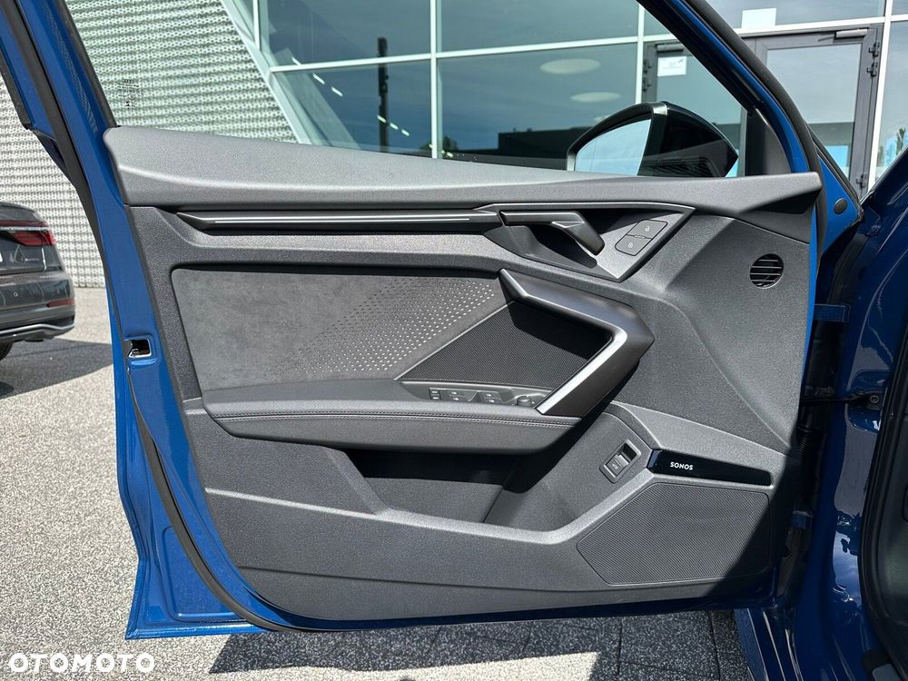 Audi RS3 Limousine - 10