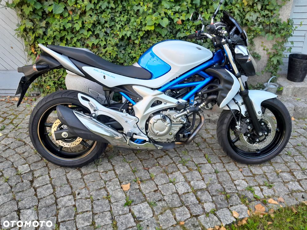 Suzuki Gladius - 3