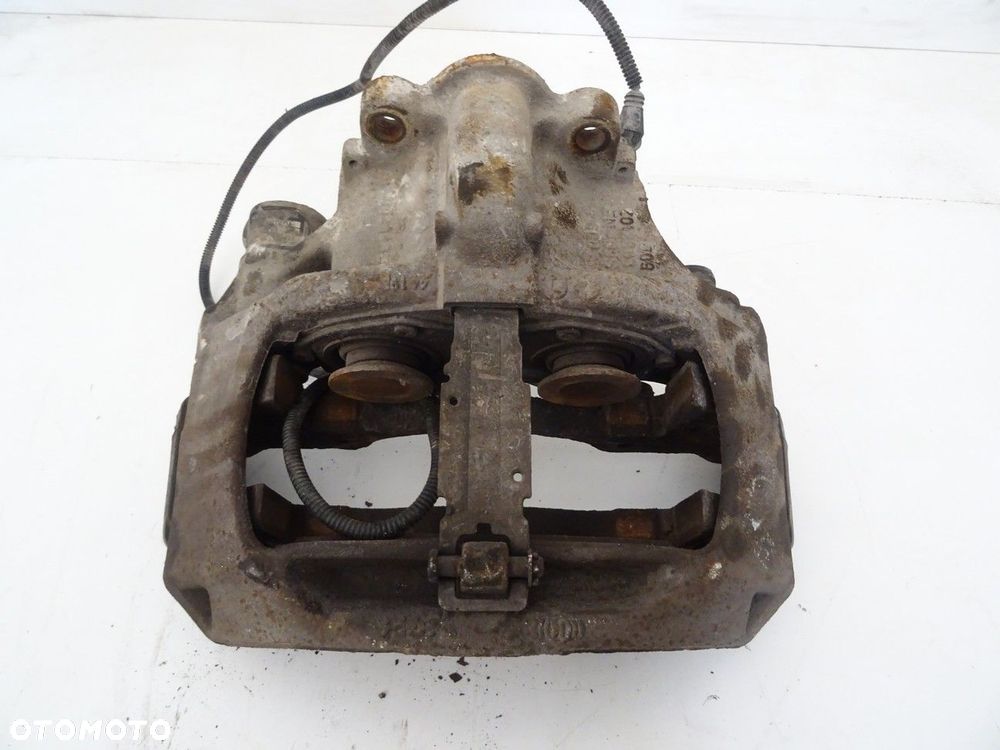 ZACISK PRZÓD LEWY - 263.00 PLN - MERCEDES-BENZ ACTROS MP2 / MP3 2002 - 2022 3236 B - 1