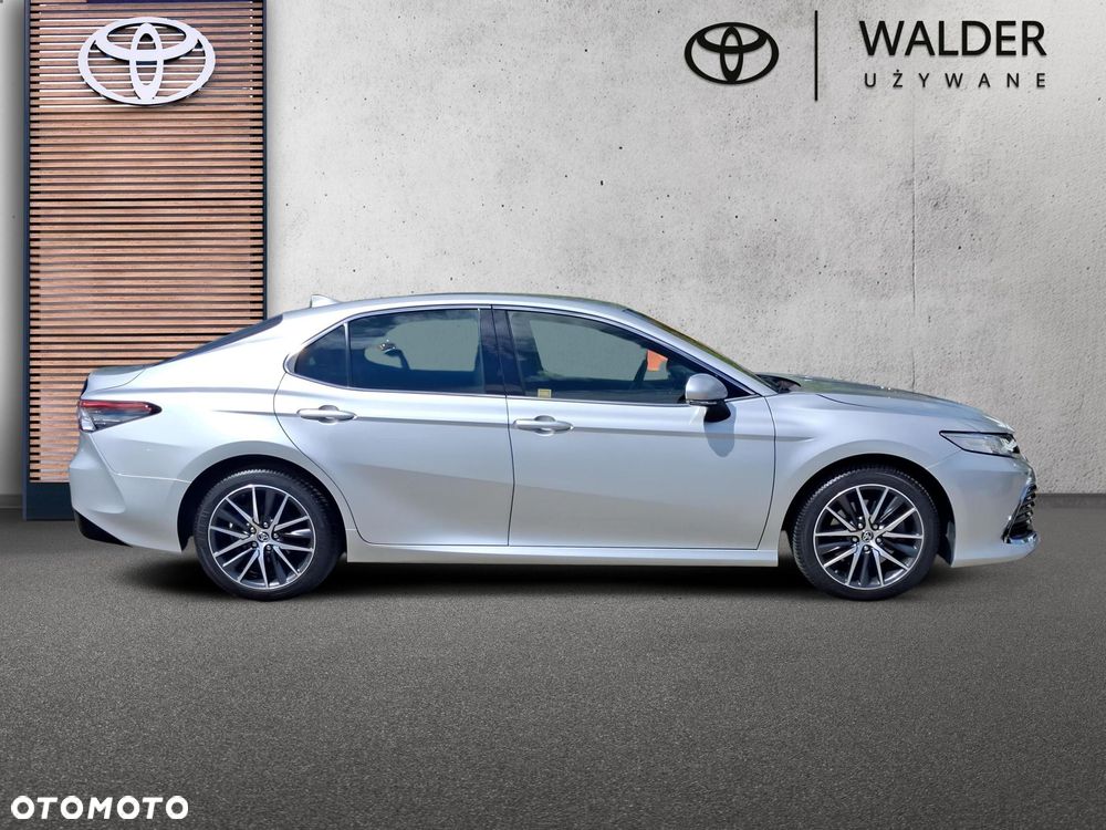 Toyota Camry 2.5 Hybrid Executive CVT - 6