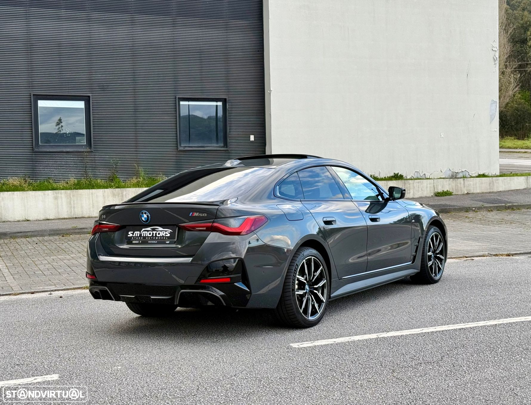 BMW i4 eDrive40 Desportiva M - 16