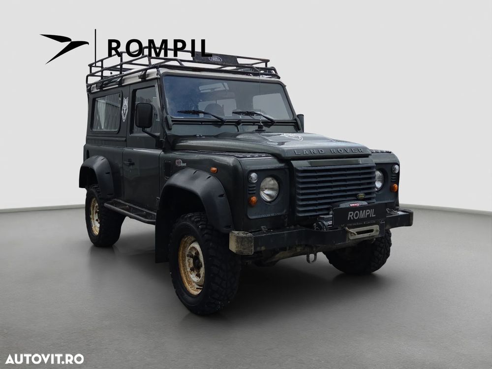 Land Rover Defender - 1