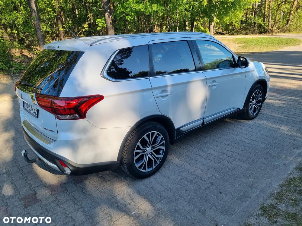 Mitsubishi Outlander 2.2 DI-D 4WD Automatik SUV-Star+ - 7