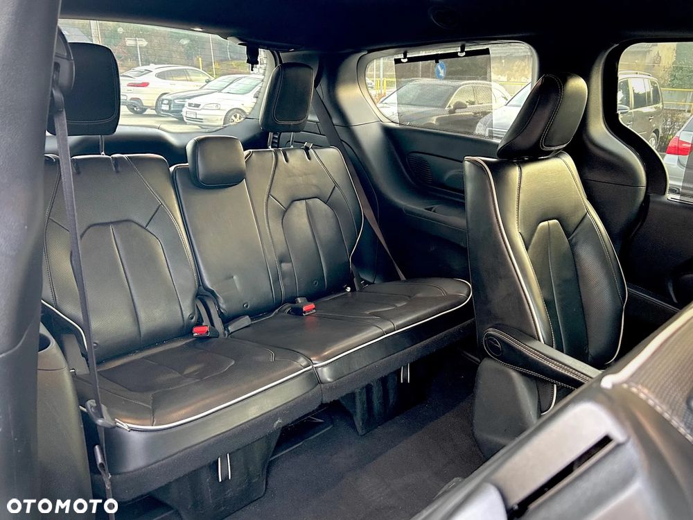 Chrysler Pacifica - 29