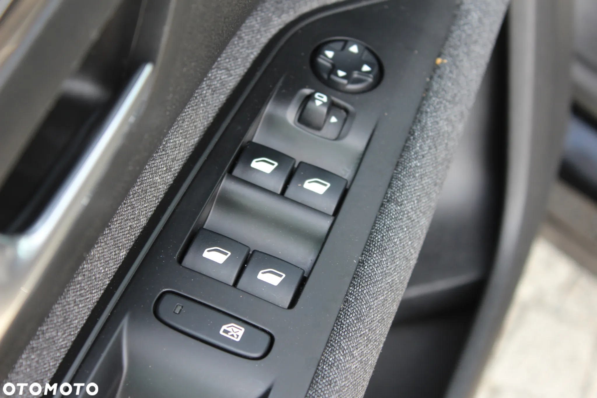 Peugeot 5008 BlueHDI 130 EAT8 Active - 12