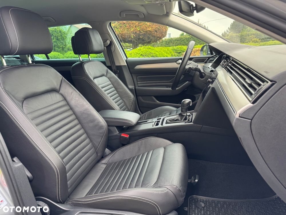 Volkswagen Passat Variant 2.0 TDI EVO Elegance DSG - 15