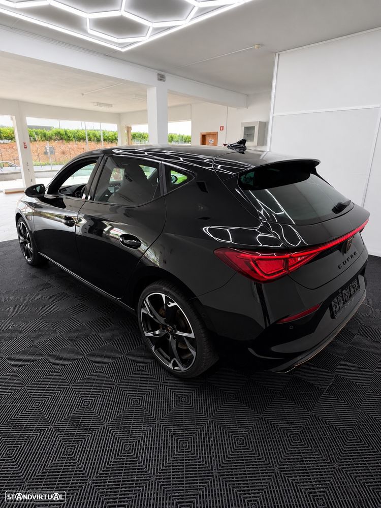 Cupra Leon 1.4 e-Hybrid MID DSG - 4