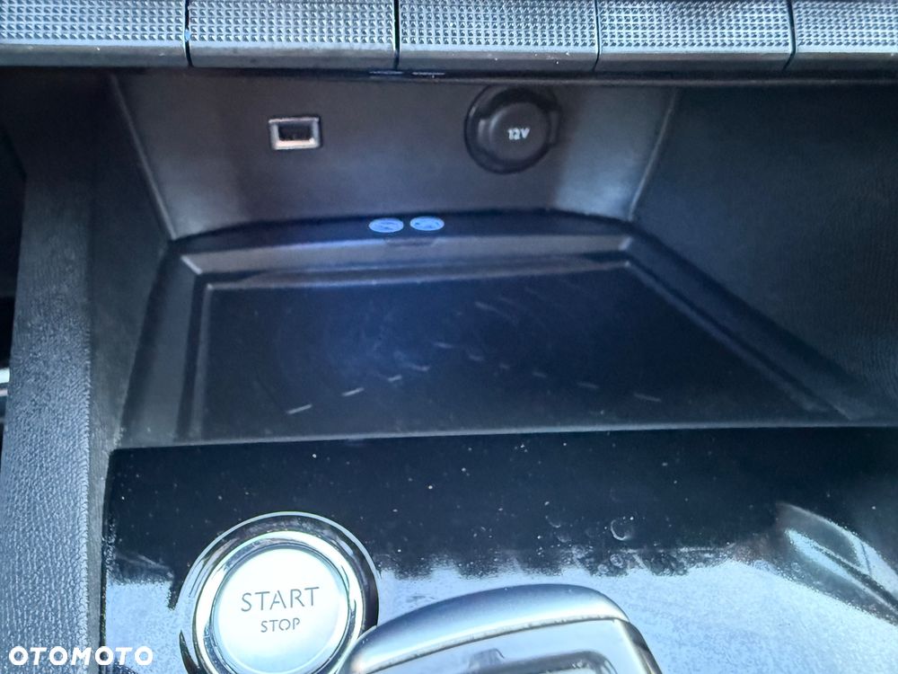 Peugeot 3008 THP 165 EAT6 Stop & Start Allure - 24
