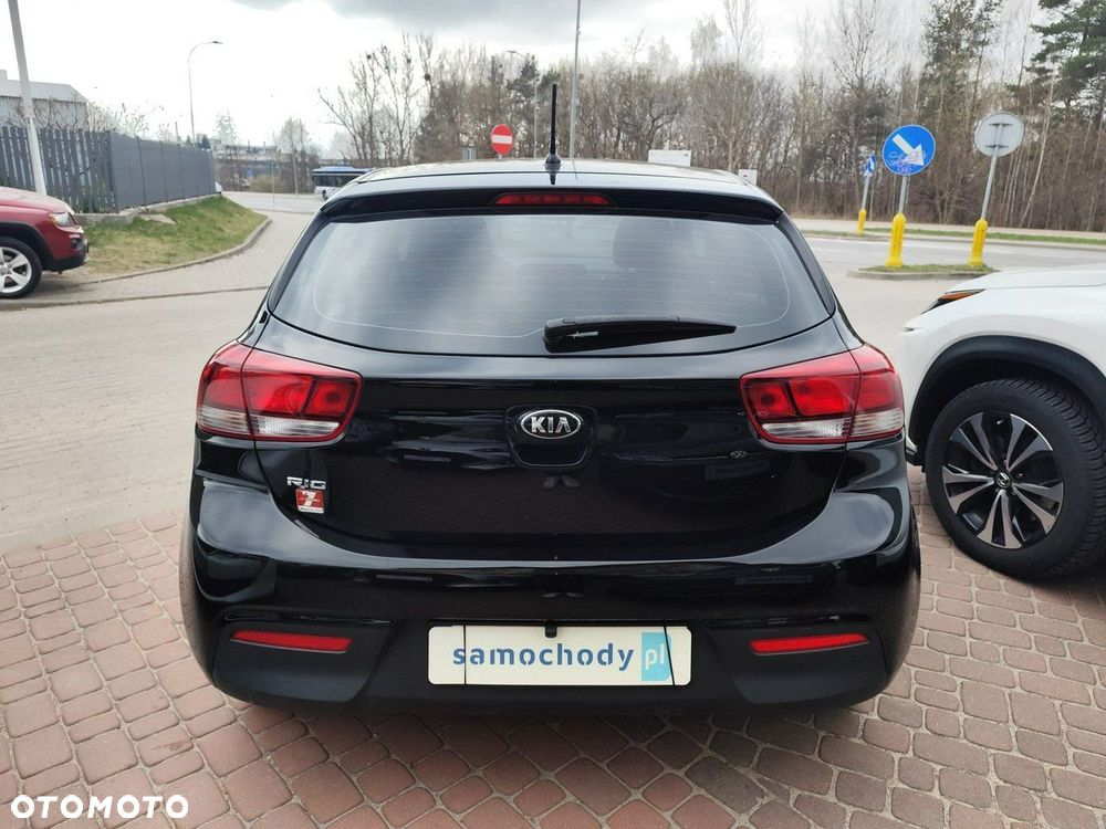 Kia Rio - 11