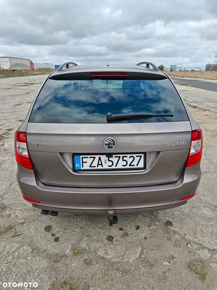 Skoda Superb 2.0 TDI Elegance Green tec - 6