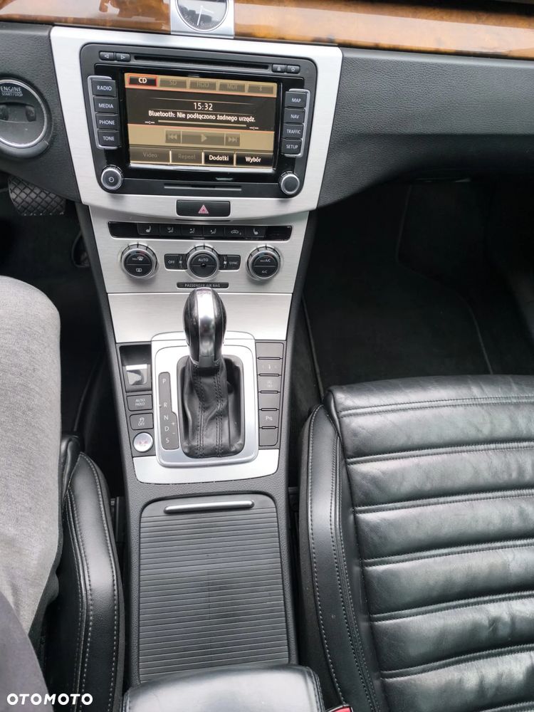 Volkswagen Passat 2.0 TDI DPF DSG Highline - 13