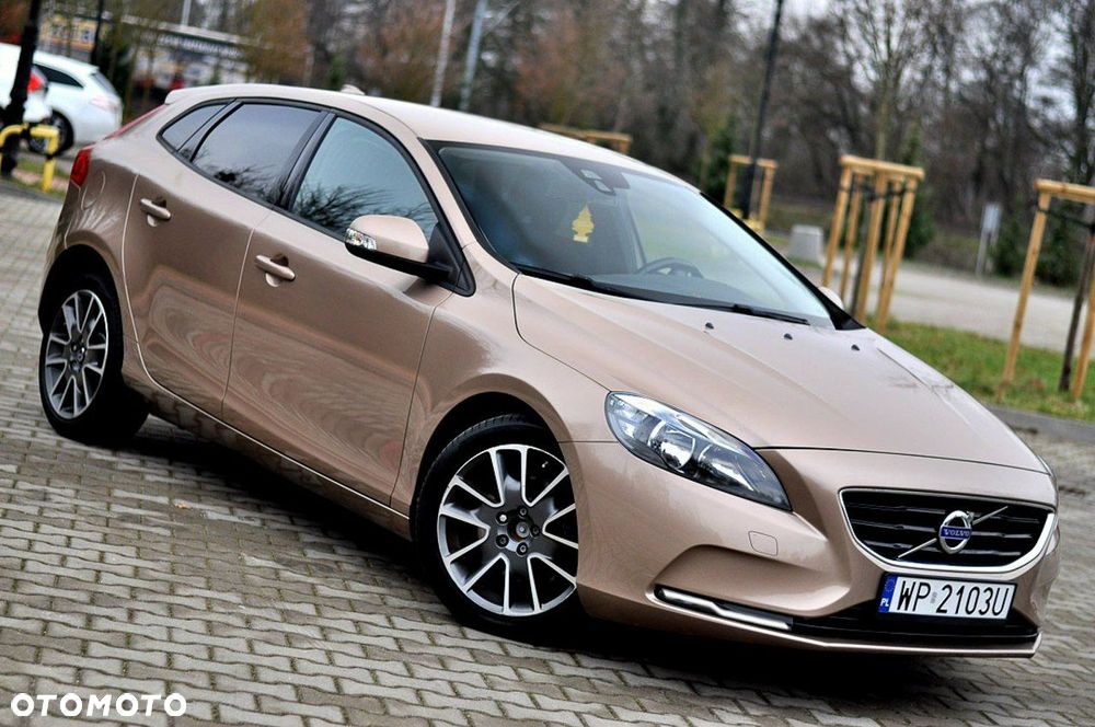 Volvo V40 D2 Momentum - 9