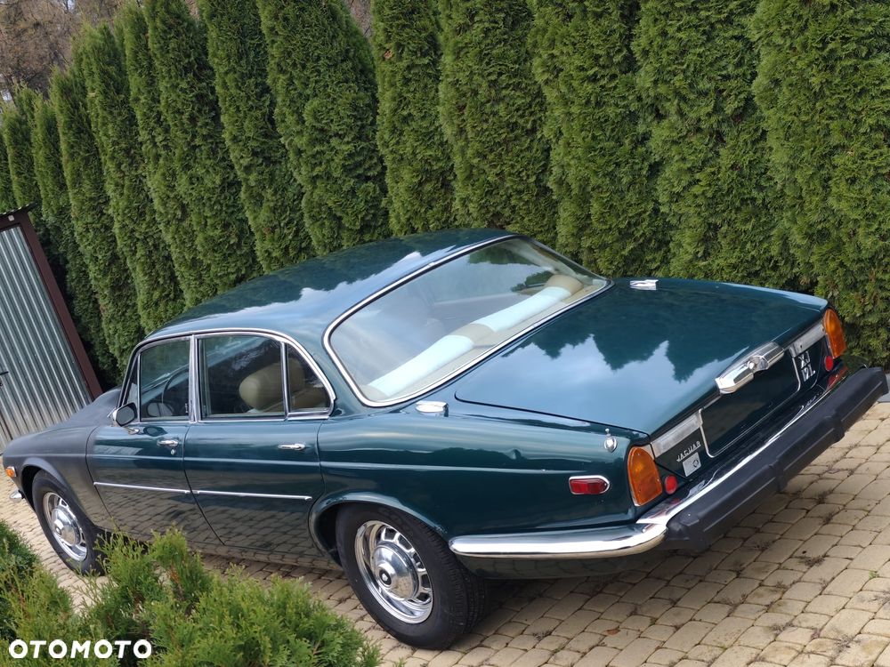 Jaguar XJ - 4