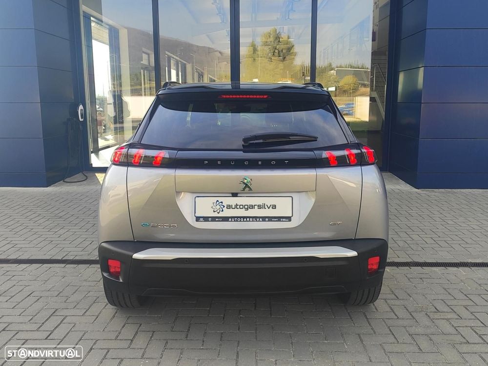 Peugeot E-2008 2021 photo 3