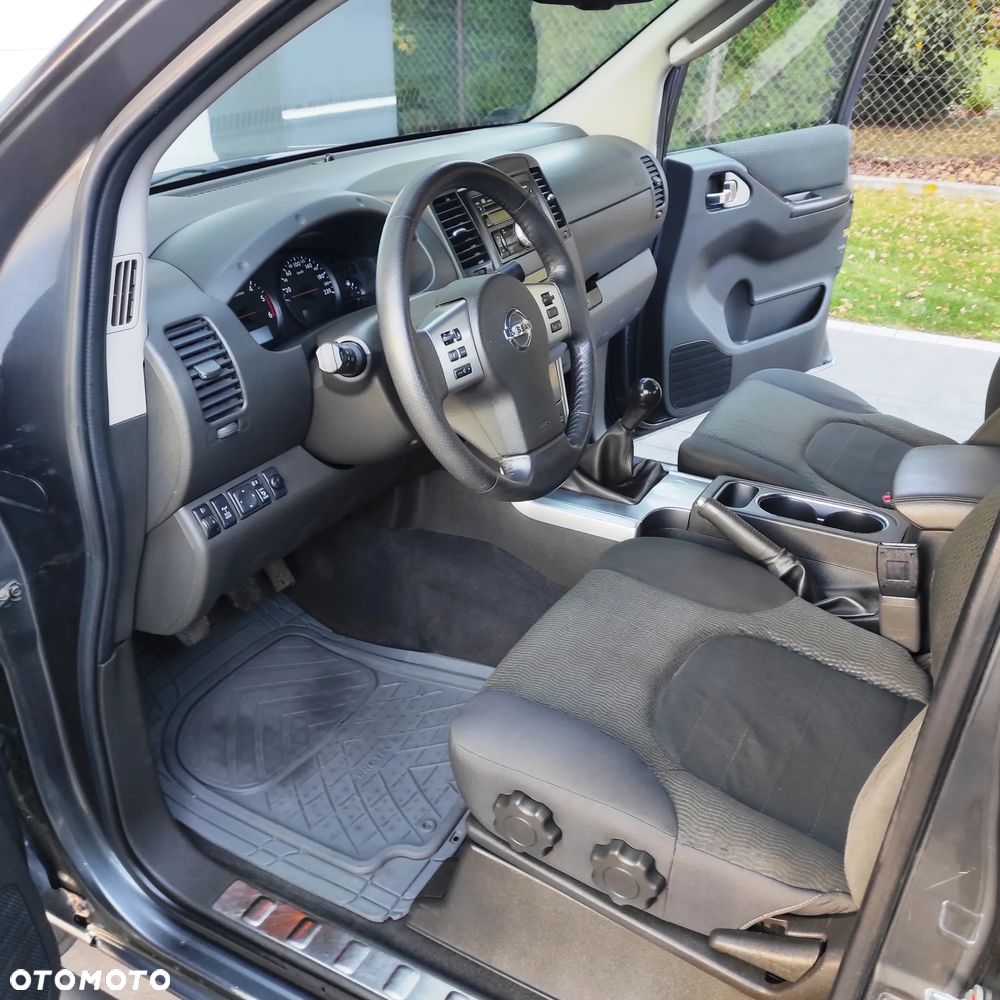 Nissan Navara 2.5 D Platinum - 16