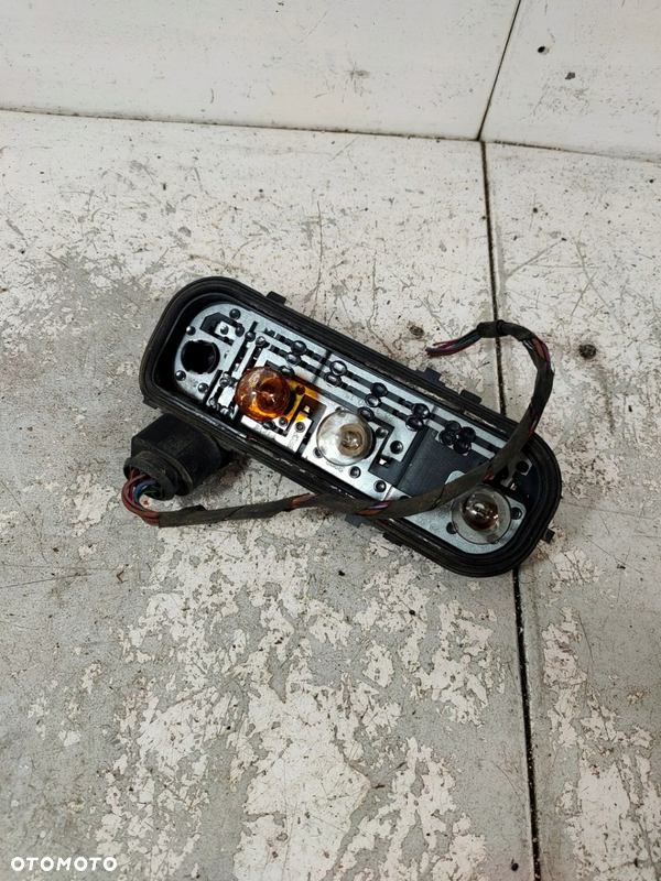 WKŁAD LAMPY PRAWY AUDI A4 B6 8E9945258