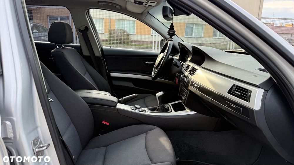 BMW Seria 3 320d DPF - 24