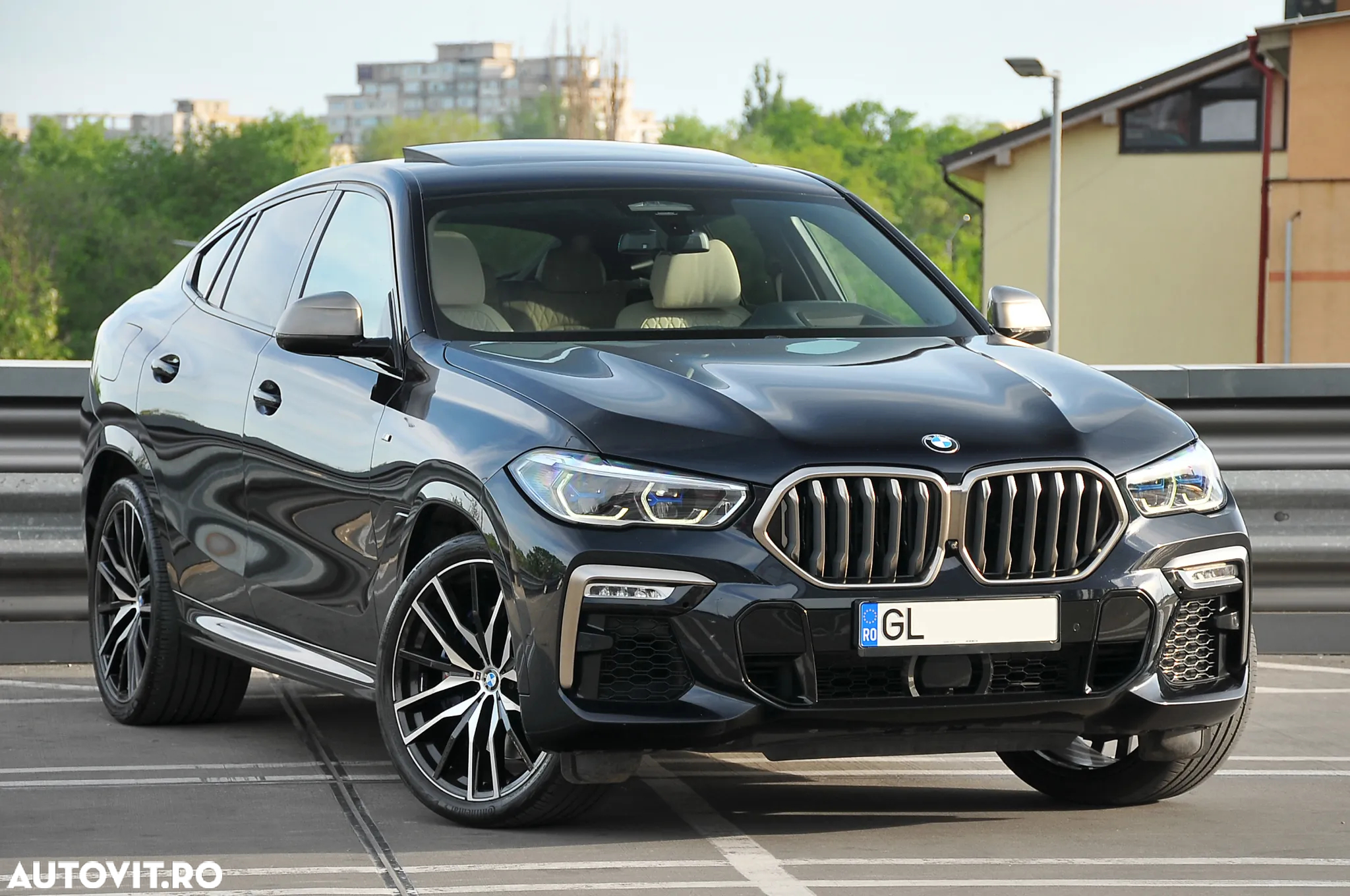 BMW X6 M M50i - 11