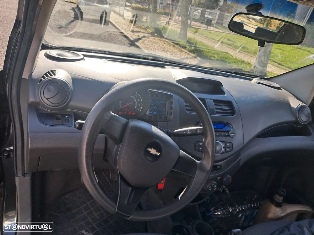 Chevrolet Spark 1.0 L - 10