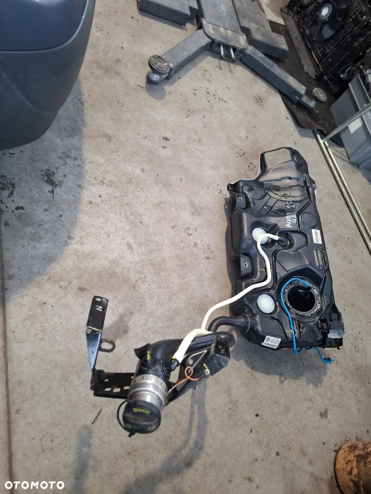 Audi Q2 1,6 TDI zbiornik paliwa 5Q0201022SQ - 2