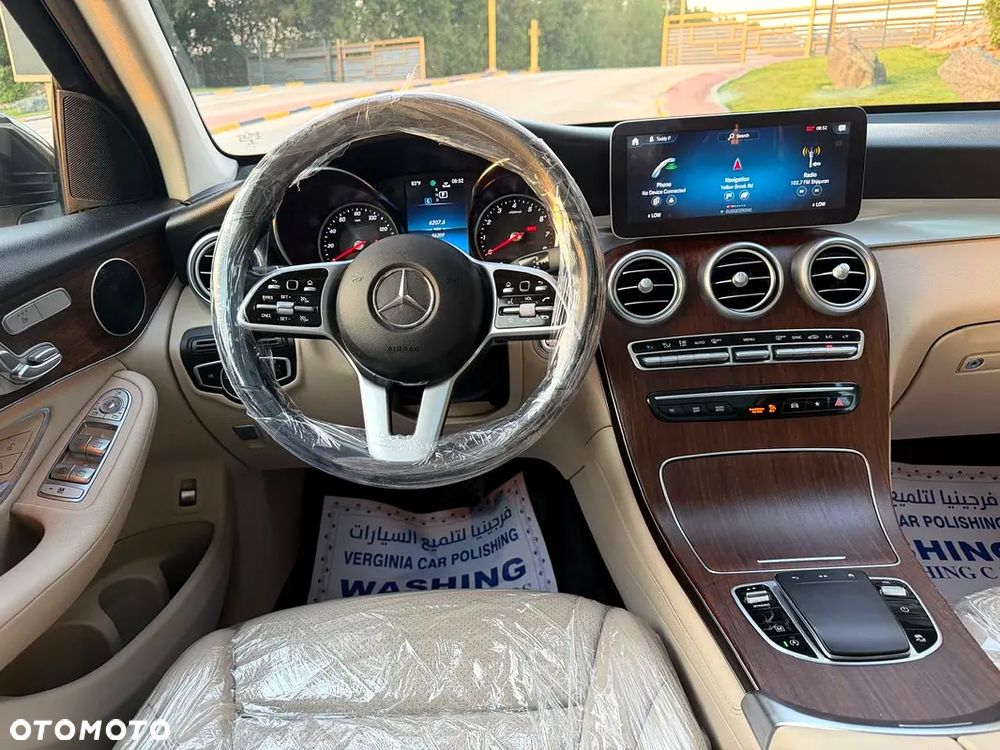 Mercedes-Benz GLC 300 4Matic 9G-TRONIC AMG Line Plus - 9