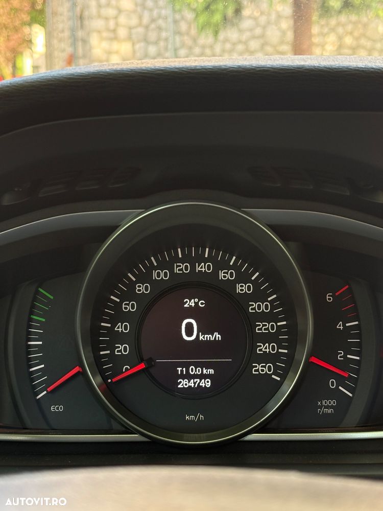 Volvo V40 D2 Aut. Kinetic - 12