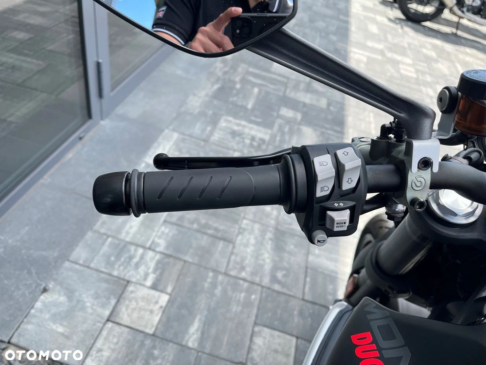 Ducati Monster - 5