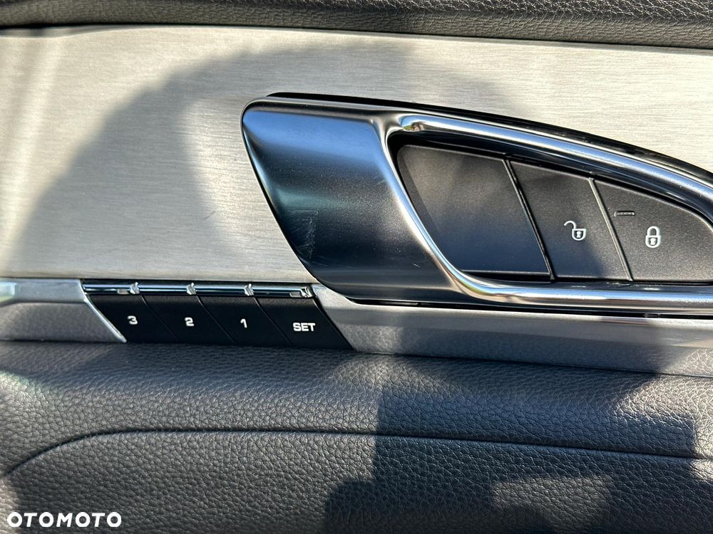 Porsche Panamera - 34